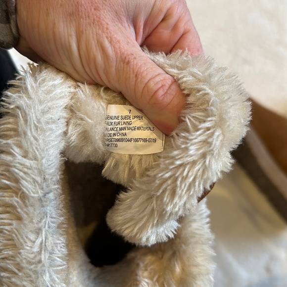 Tan Faux Fur Pull On Short Booties Target Women's Size 7 - Picture 12 of 12